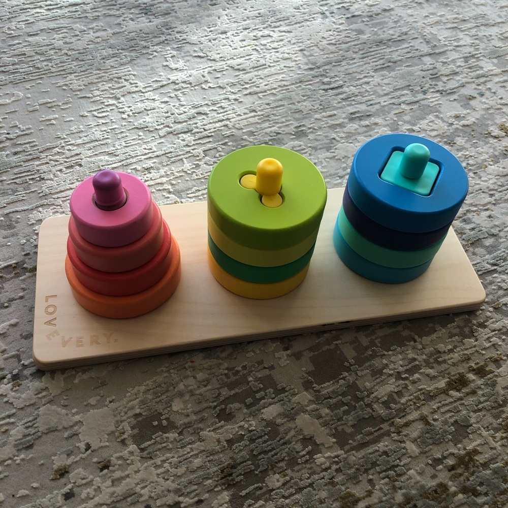 Lovevery Montessori twist pivot puzzle